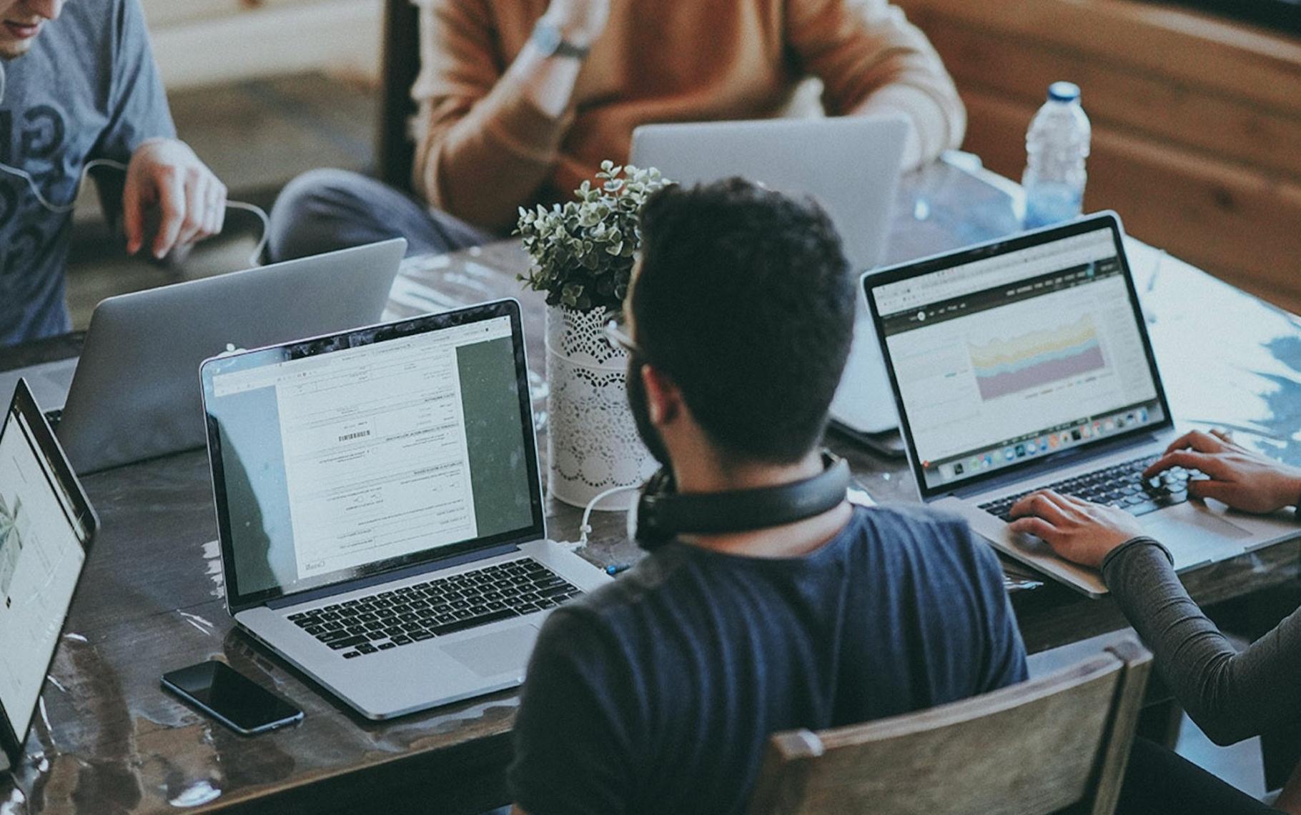 Akses ke webinar dan workshop eksklusif